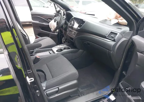 2021 Honda Passport Sport z USA, uszkodzony, nr VIN 5FNYF8H23MB033037